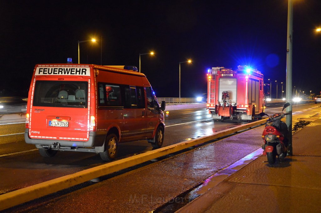 Einsatz BF Hoehenretter Koelner Seilbahn Hoehe Zoobruecke P2650.JPG